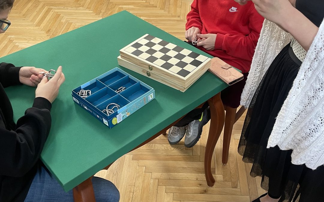 Egymást segítve küzdöttek meg a versenyzők az „ördögi” feladatokkal